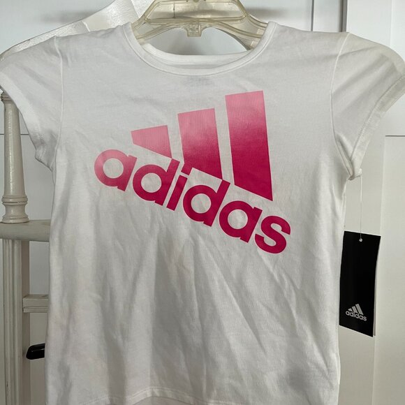 BNWT adidas bright pink 2 Piece shorts tee set (4) - Picture 4 of 7